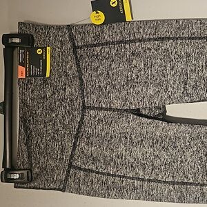 Xersion, size S, Capri training pants